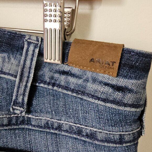 EUC LIKE NEW ARIAT DENIM TROUSER LIGHT WASH SIZE 31 L - Picture 10 of 15